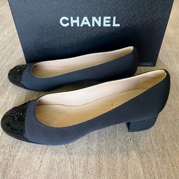 CHANEL Satin Patent Leather Classic Chanel Black Pumps - Picture 3 of 10